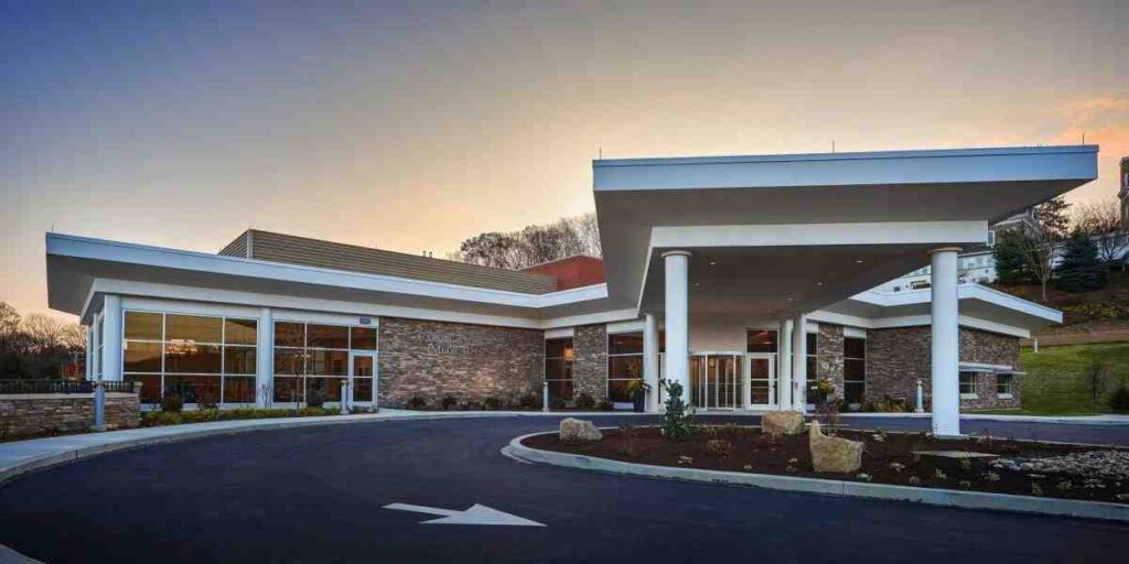 Short-term rehab programs for addiction treatment